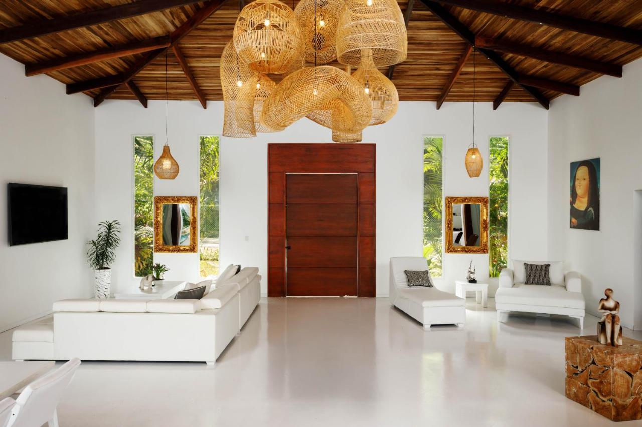 Gigi Brown Villa Frida Beachfront Puerto Viejo de Talamanca Esterno foto