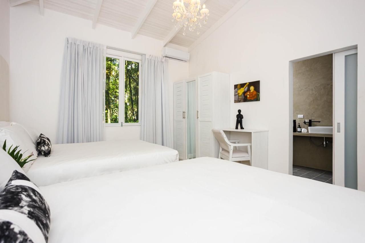 Gigi Brown Villa Frida Beachfront Puerto Viejo de Talamanca Esterno foto